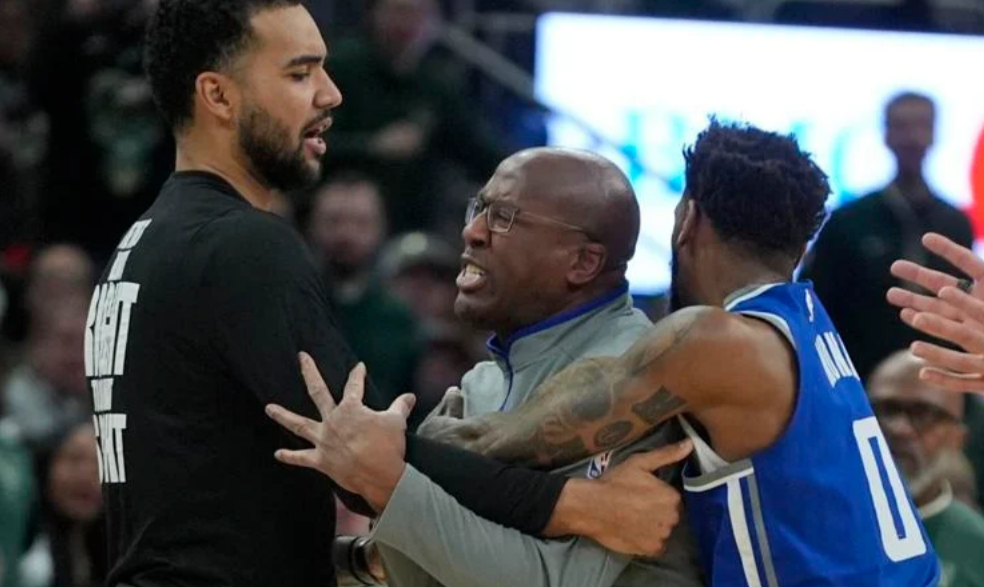 Coach Mike brown