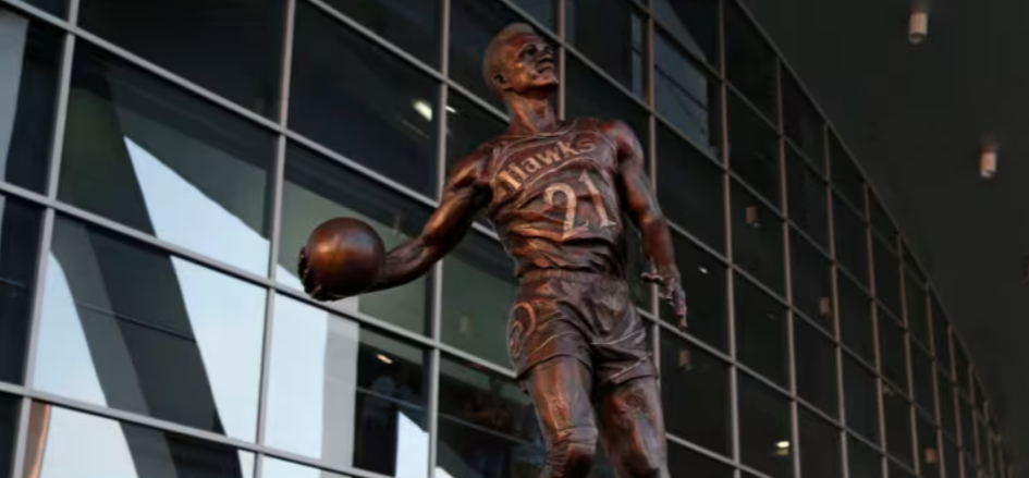 Dominique wilkins statue