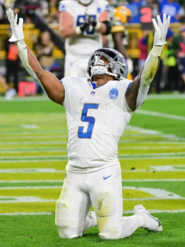 Packers Rally Back Against Lions