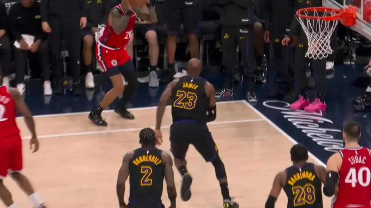 Ex-Vols Star Sits Lakers Bench